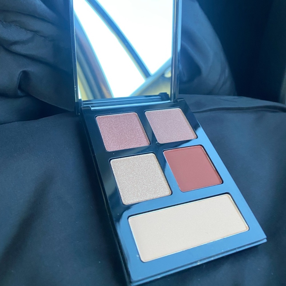 New Bobbi Brown Multicolor Eye Shadow Palette - Picture 5 of 5
